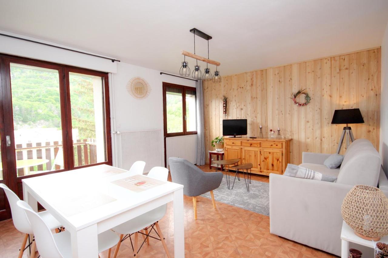 Coquet Appartement Type 2 De 56 M² En Centre Ville ブリアンソン エクステリア 写真